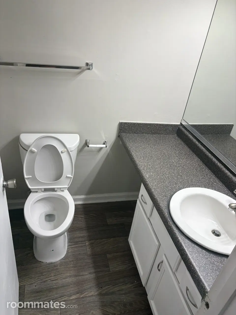 Profile photo 4 of 8