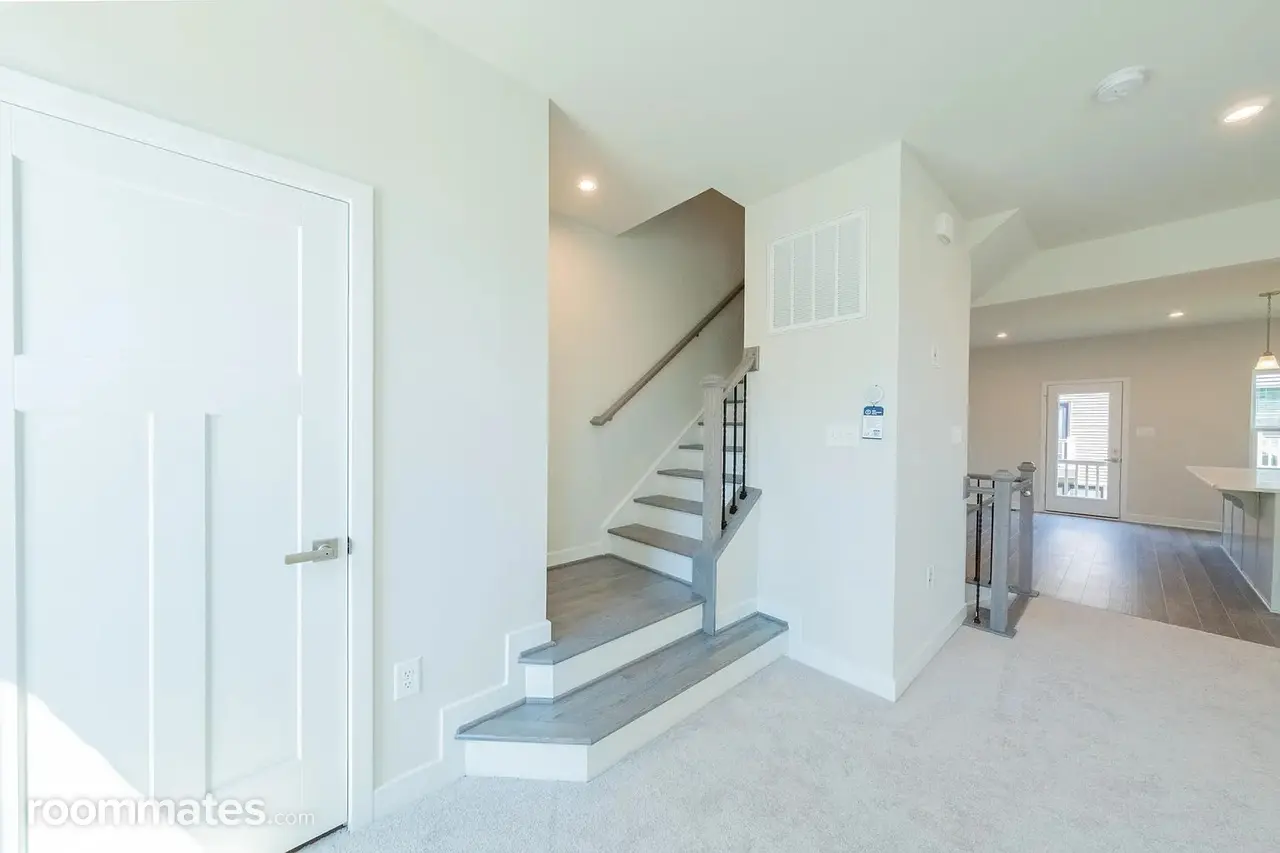 Profile photo 1 of 9