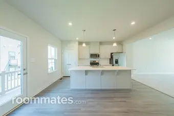 Room for rent in Richmond, VA $750, townhouse