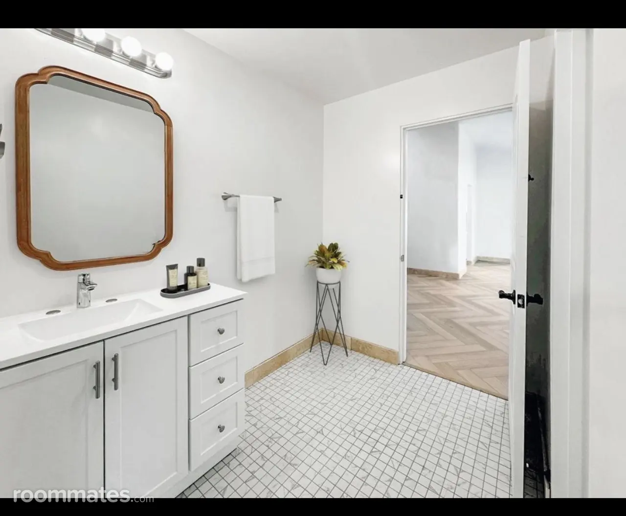 Profile photo 3 of 6