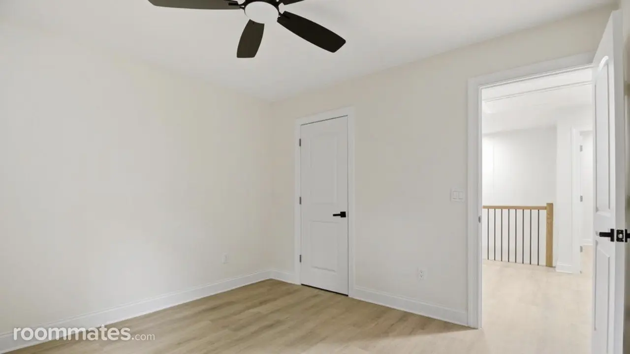 Profile photo 5 of 7