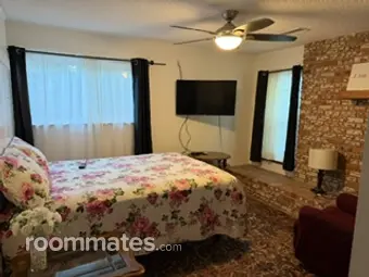 Room for rent in Fresno, CA $800, house