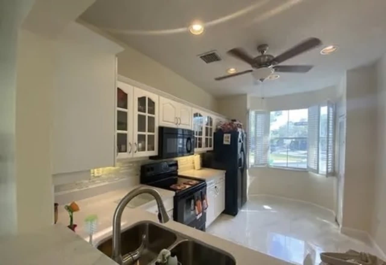 Profile photo 6 of 11