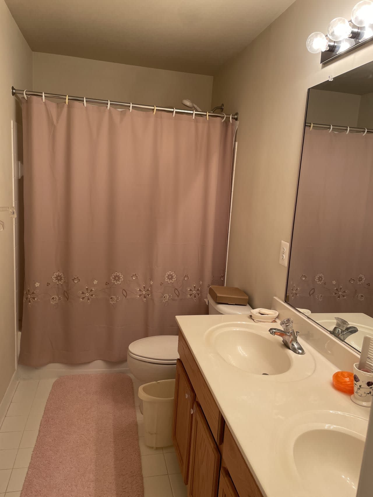 Profile photo 1 of 4