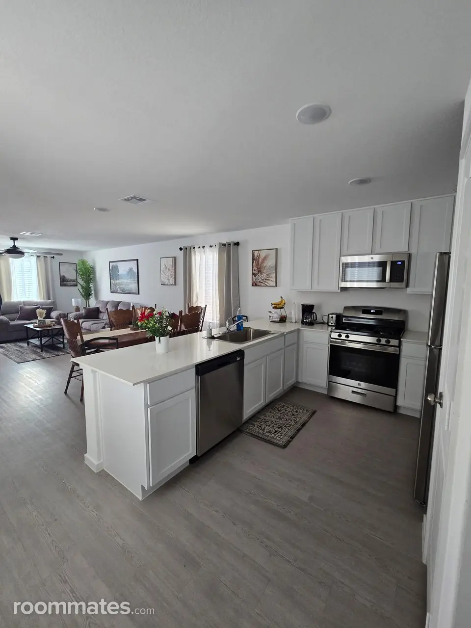 Profile photo 3 of 11