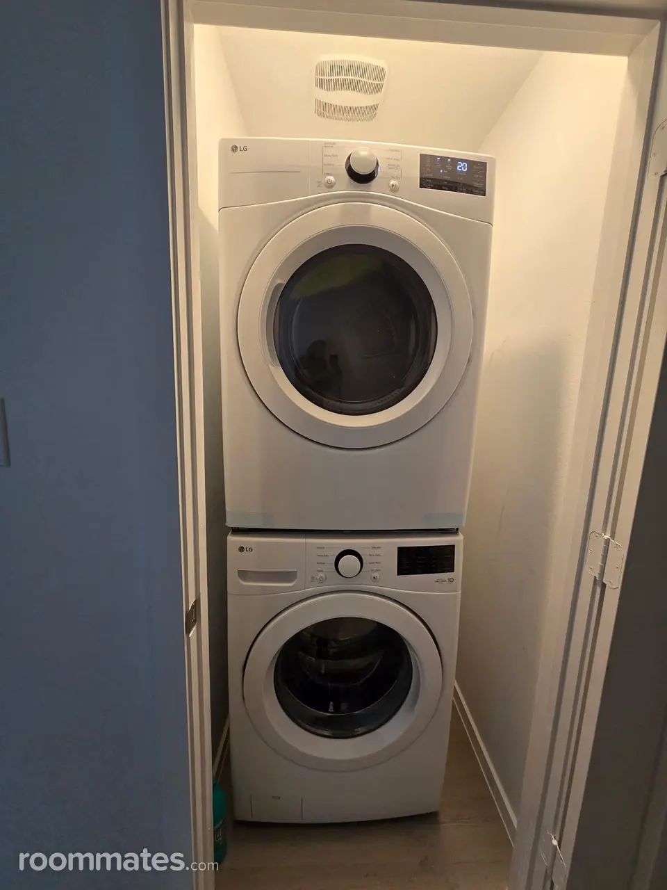 Profile photo 10 of 11