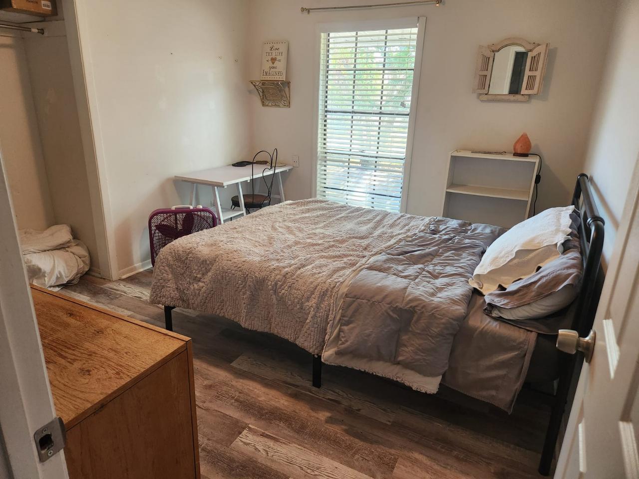 Profile photo 8 of 8