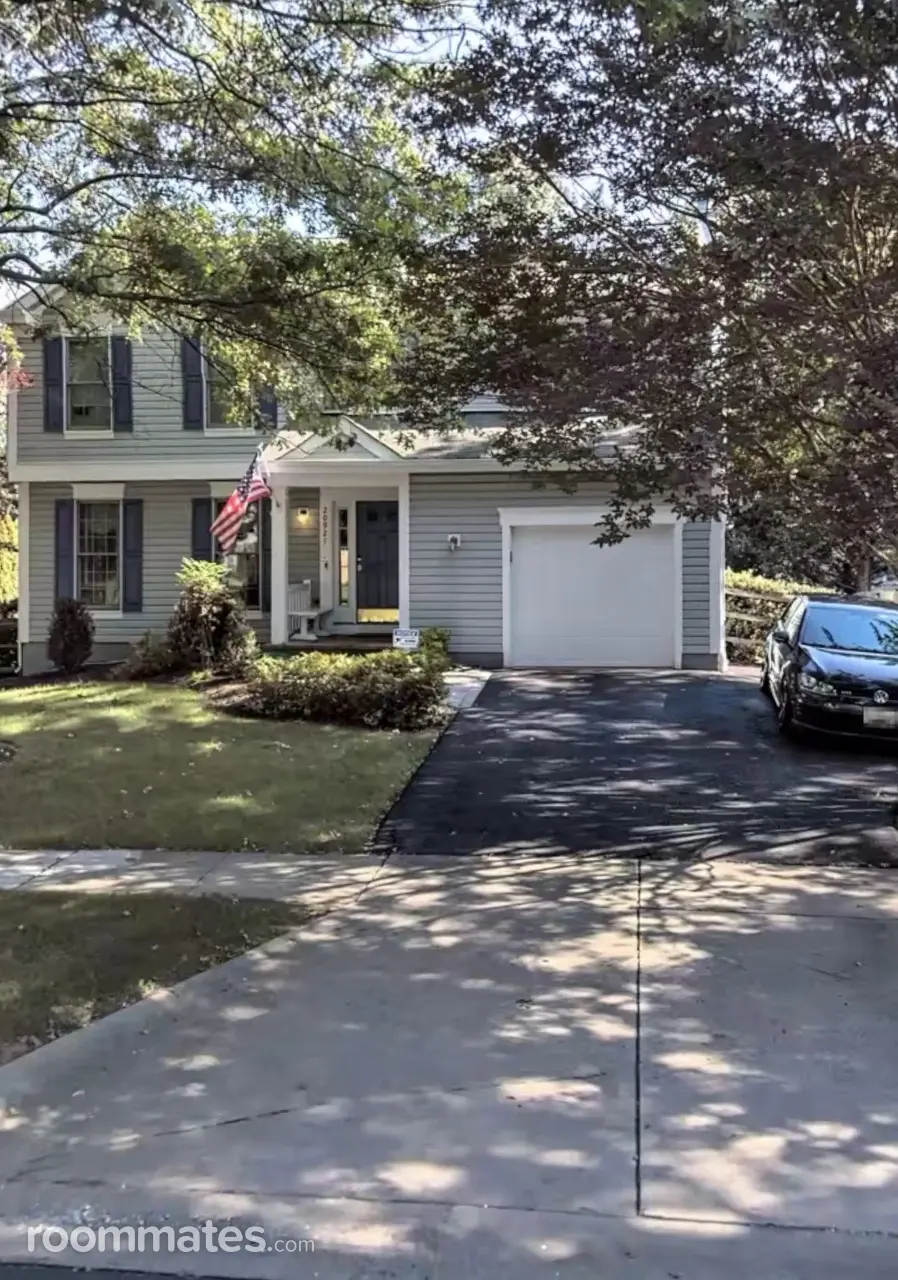 Profile photo 1 of 2