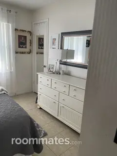 Room for rent in Tampa FL $1200, house