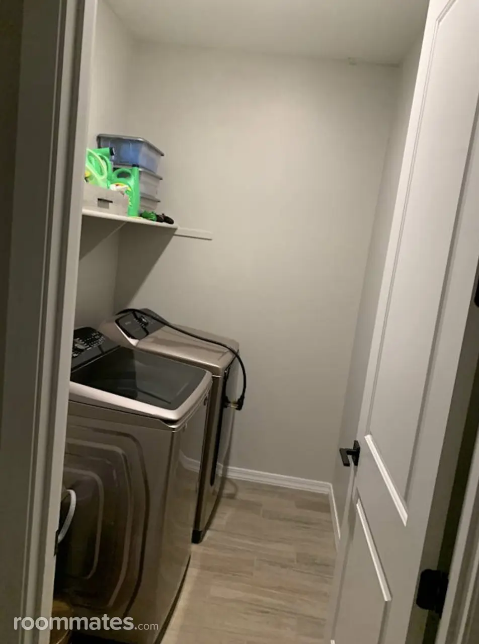 Profile photo 7 of 11