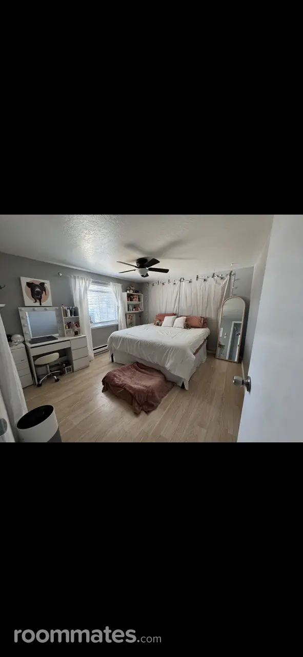 Profile photo 3 of 13