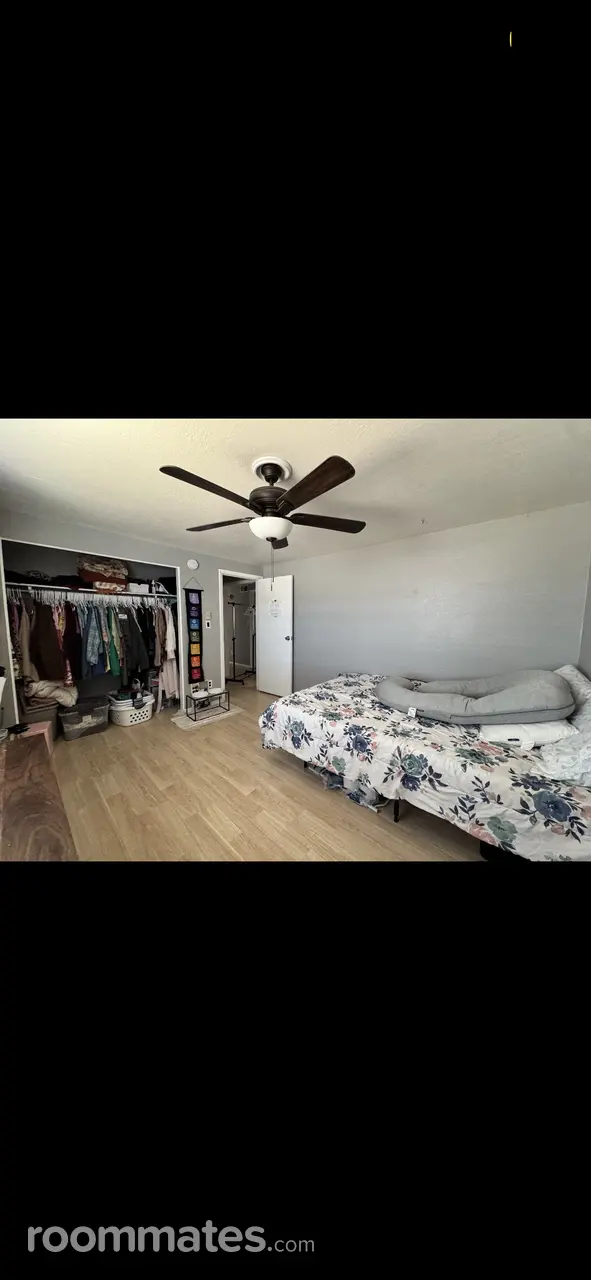 Profile photo 6 of 13