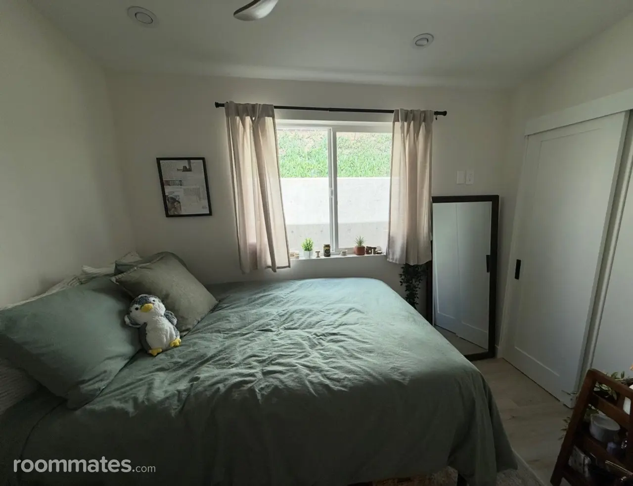 Profile photo 4 of 13