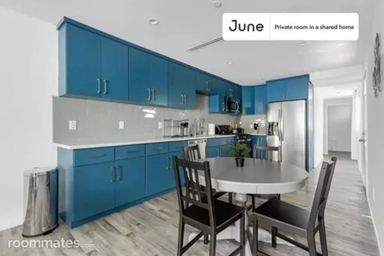 Profile photo 4 of 5