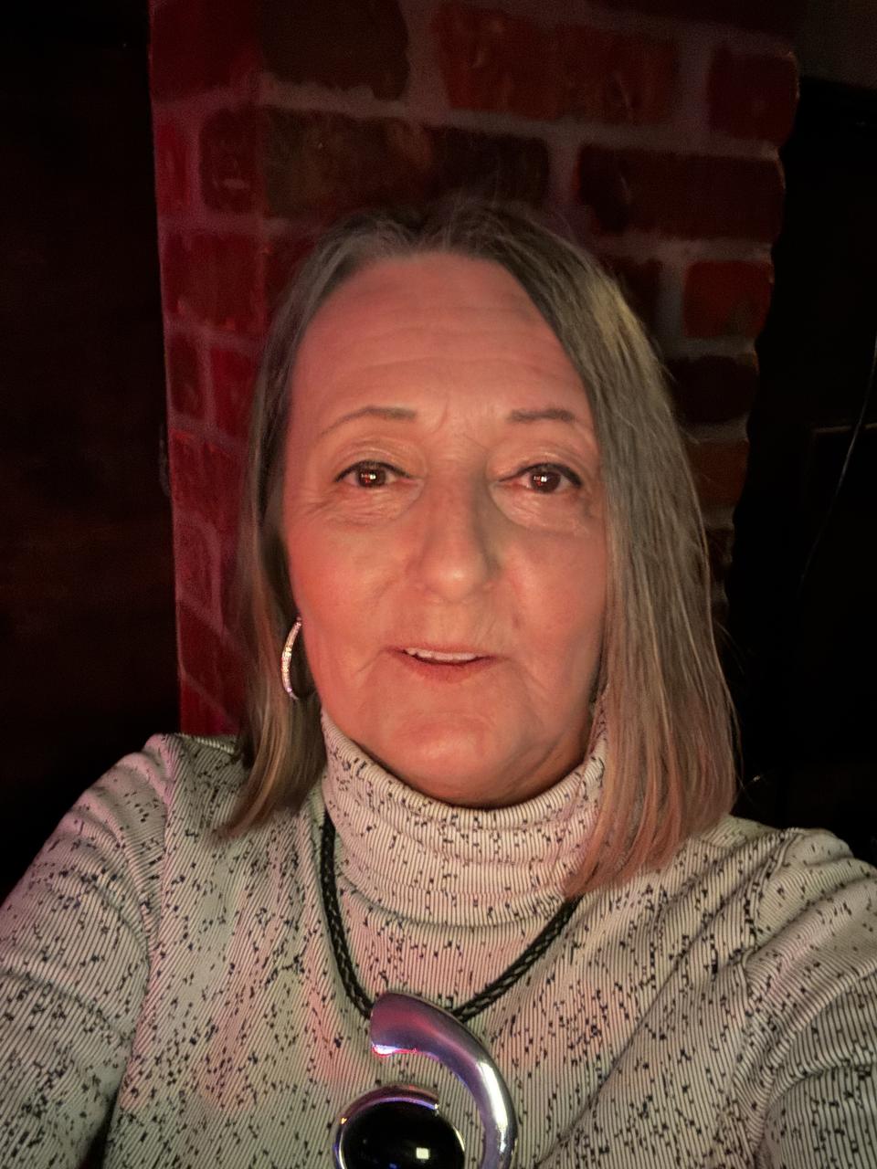 Profile photo 17 of 17