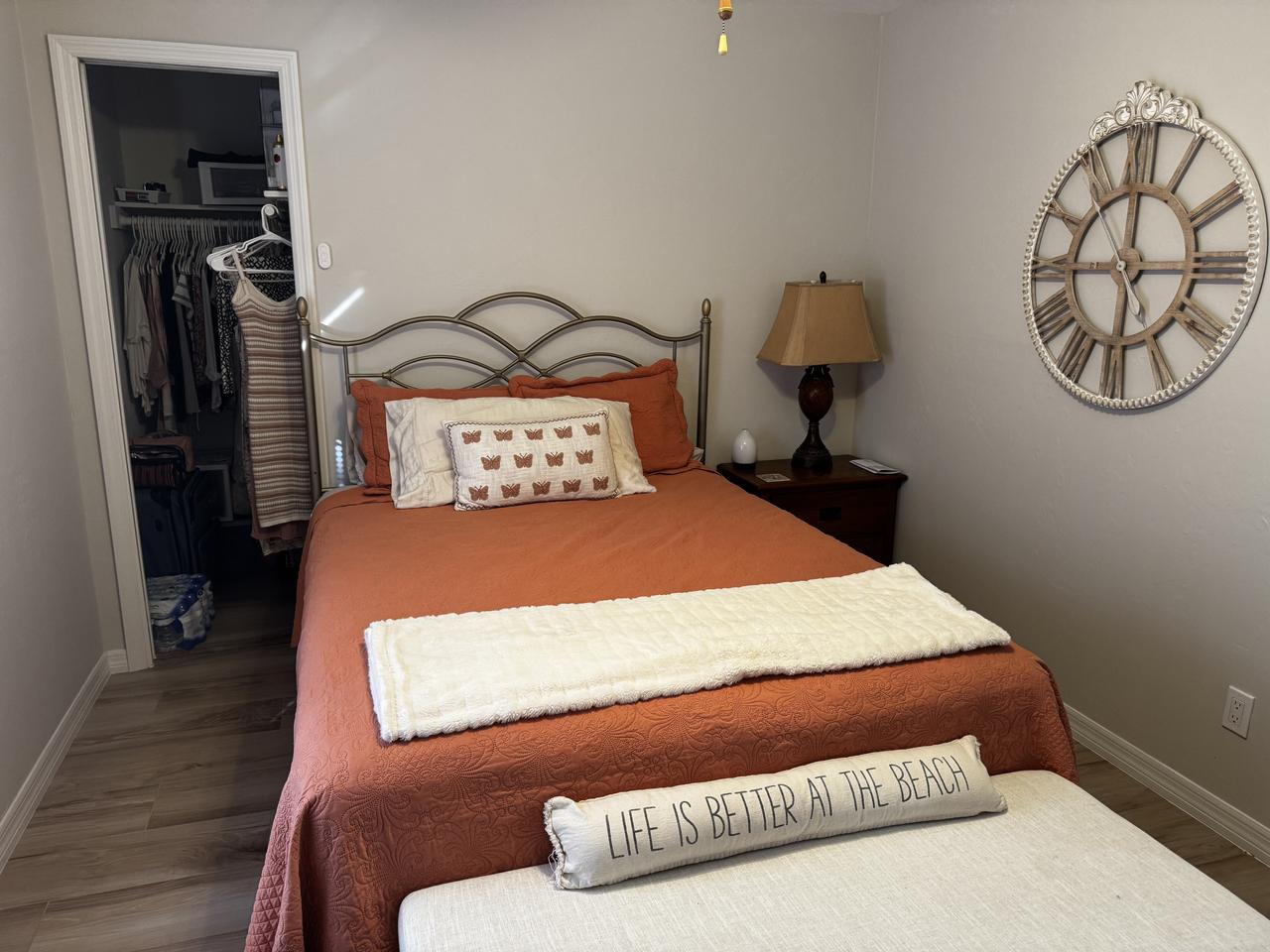 Profile photo 4 of 17