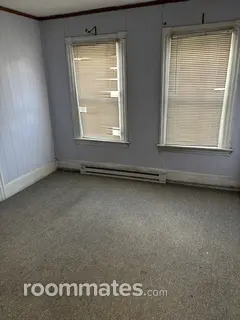 Room for rent in Chicopee MA $800, house