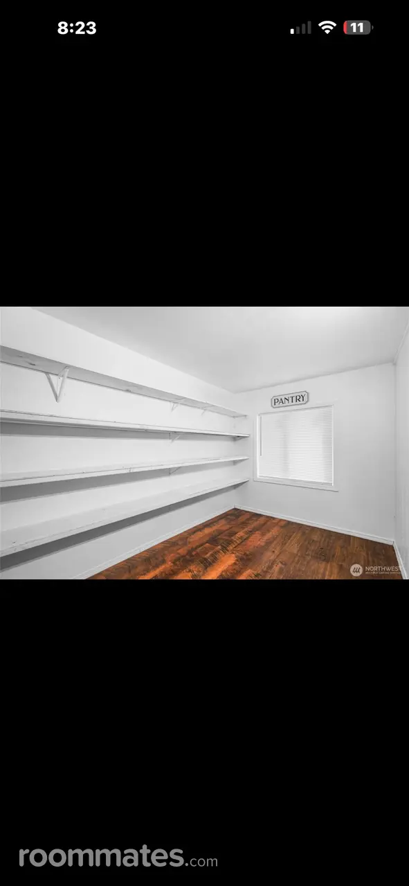 Profile photo 10 of 11