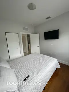 Room for rent in Doral FL $1400, townhouse