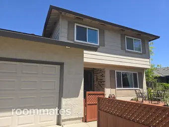Room for rent in Suisun City, CA $800, house