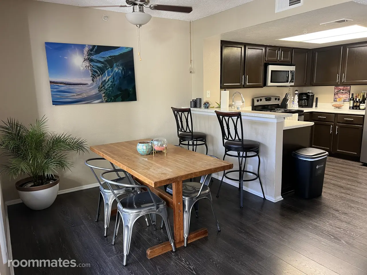 Profile photo 3 of 10