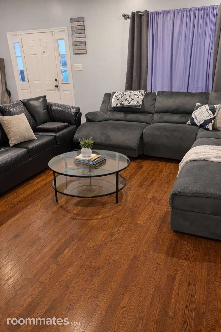 Profile photo 1 of 7