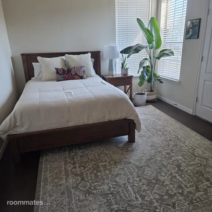 Room for rent in Carrollton, TX $1000, house