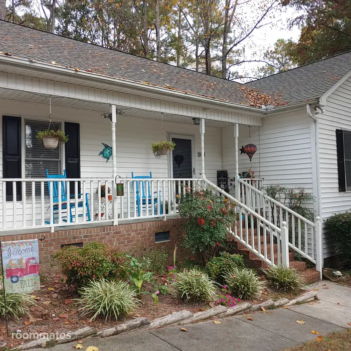 Room for rent in Zebulon, NC $800, house