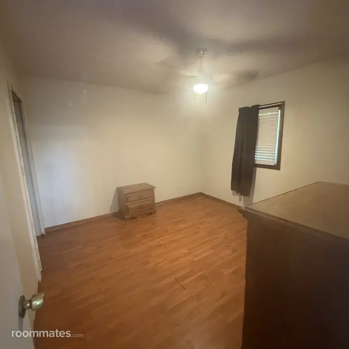 Room for rent in Waterbury, CT $1100, house