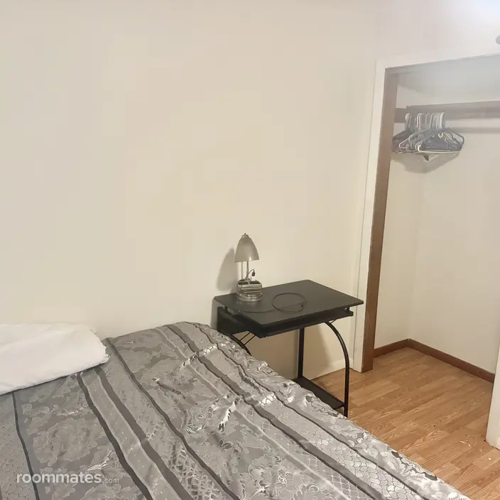 Room for rent in Waterbury, CT $1000, house
