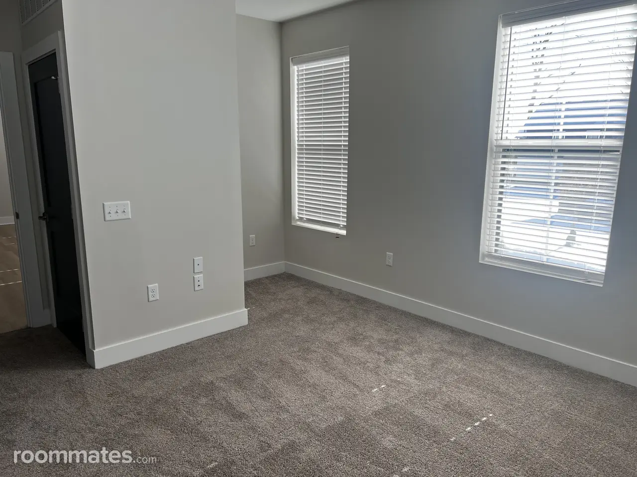 Profile photo 1 of 10