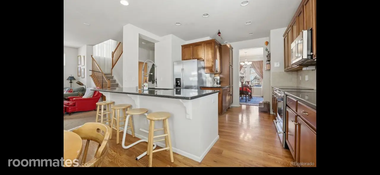 Profile photo 10 of 11