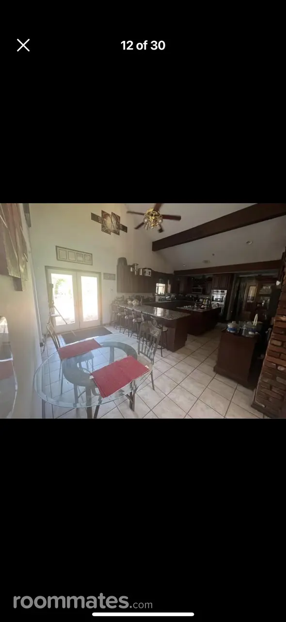 Profile photo 7 of 11