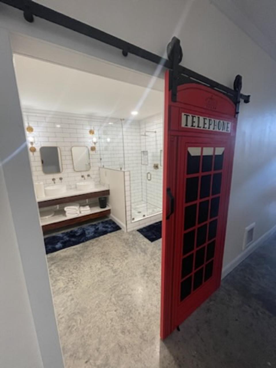 Profile photo 1 of 6