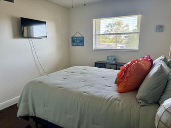 Room for rent in Deerfield Beach, FL $1300, condo