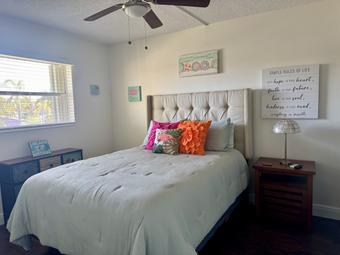 Room for rent in Deerfield Beach, FL $1300, condo
