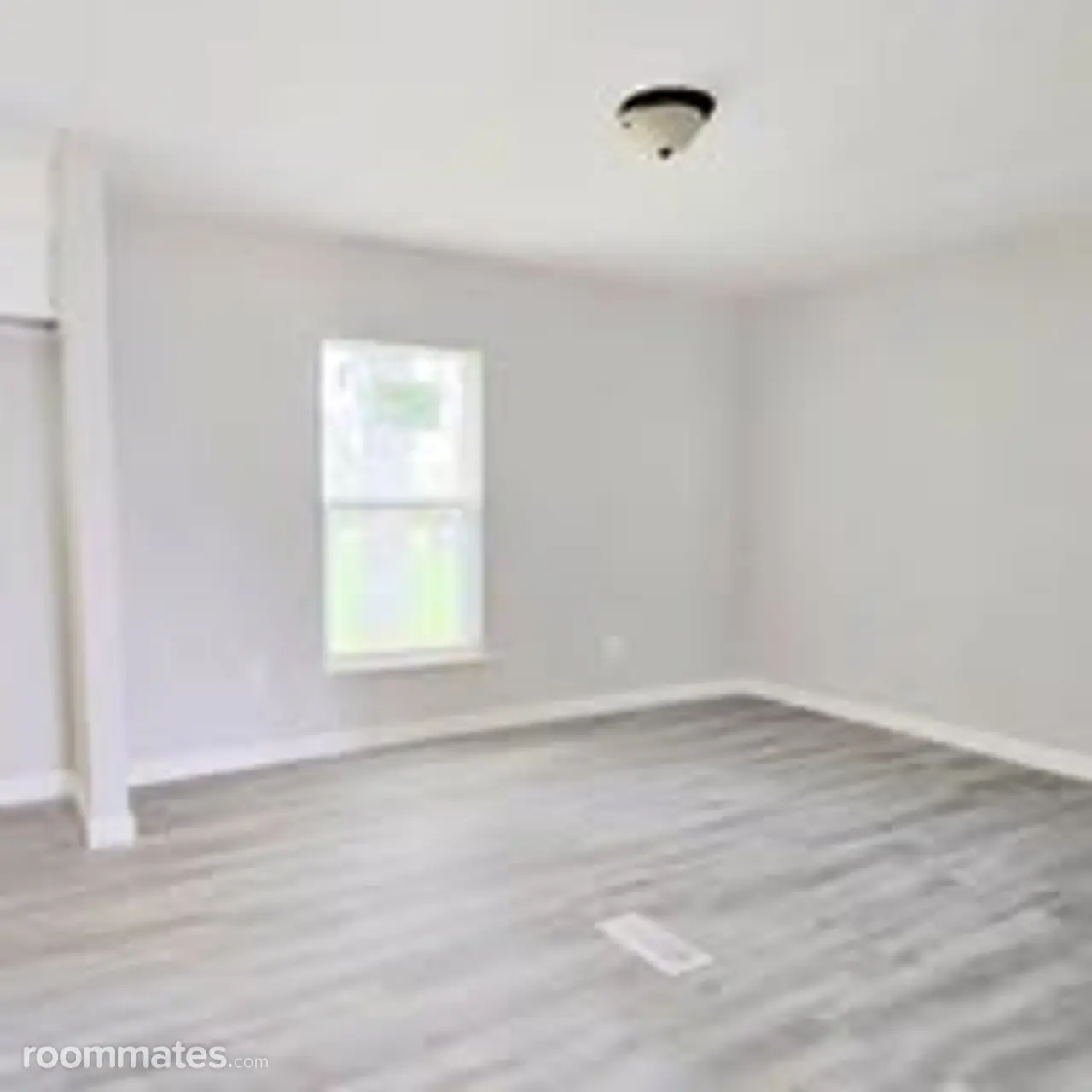 Profile photo 1 of 5