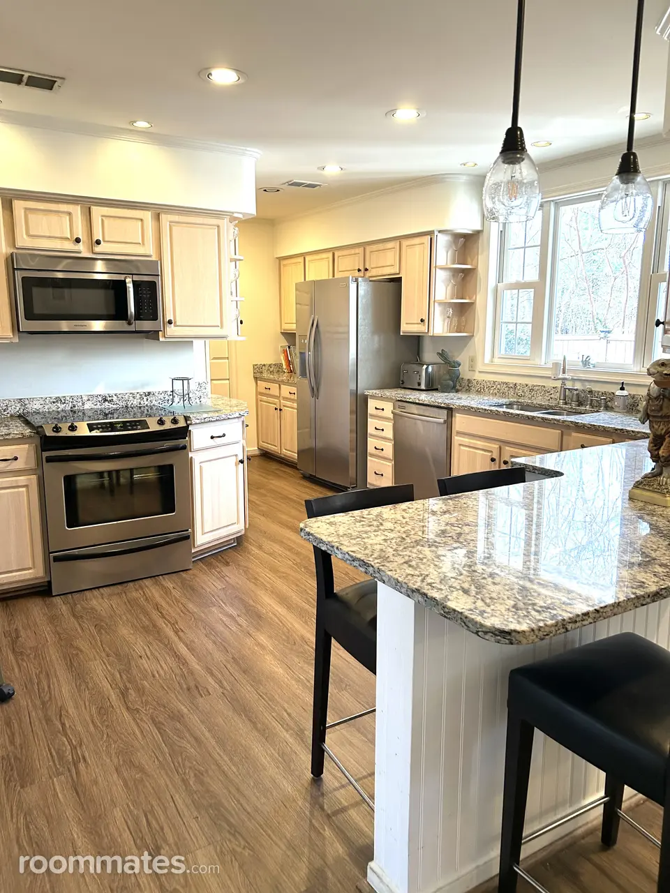 Profile photo 9 of 12