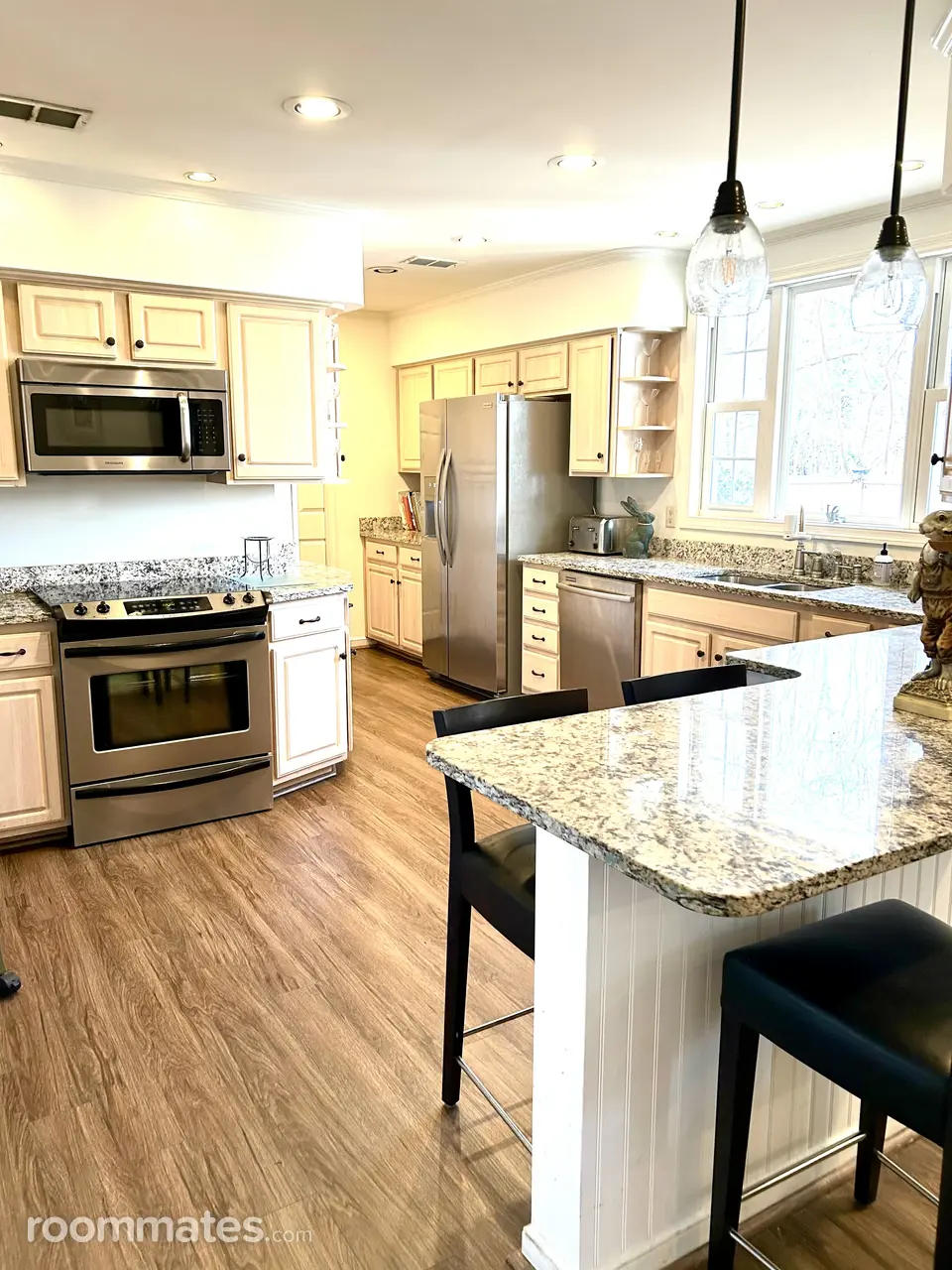 Profile photo 8 of 12