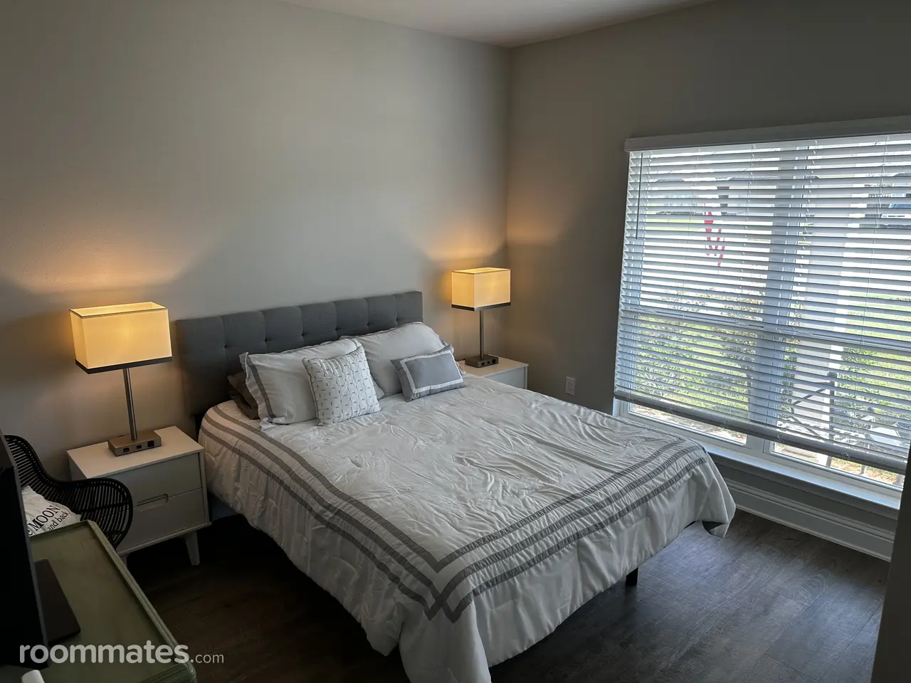 Profile photo 1 of 4