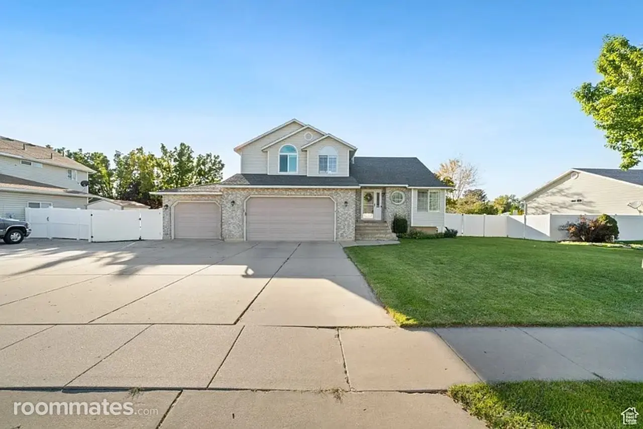 Profile photo 1 of 11