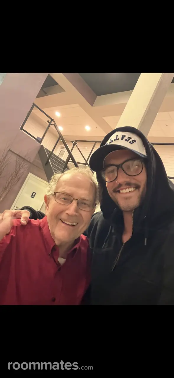 Profile photo 9 of 12