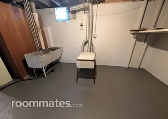 Room for rent in Rockford IL $700, house