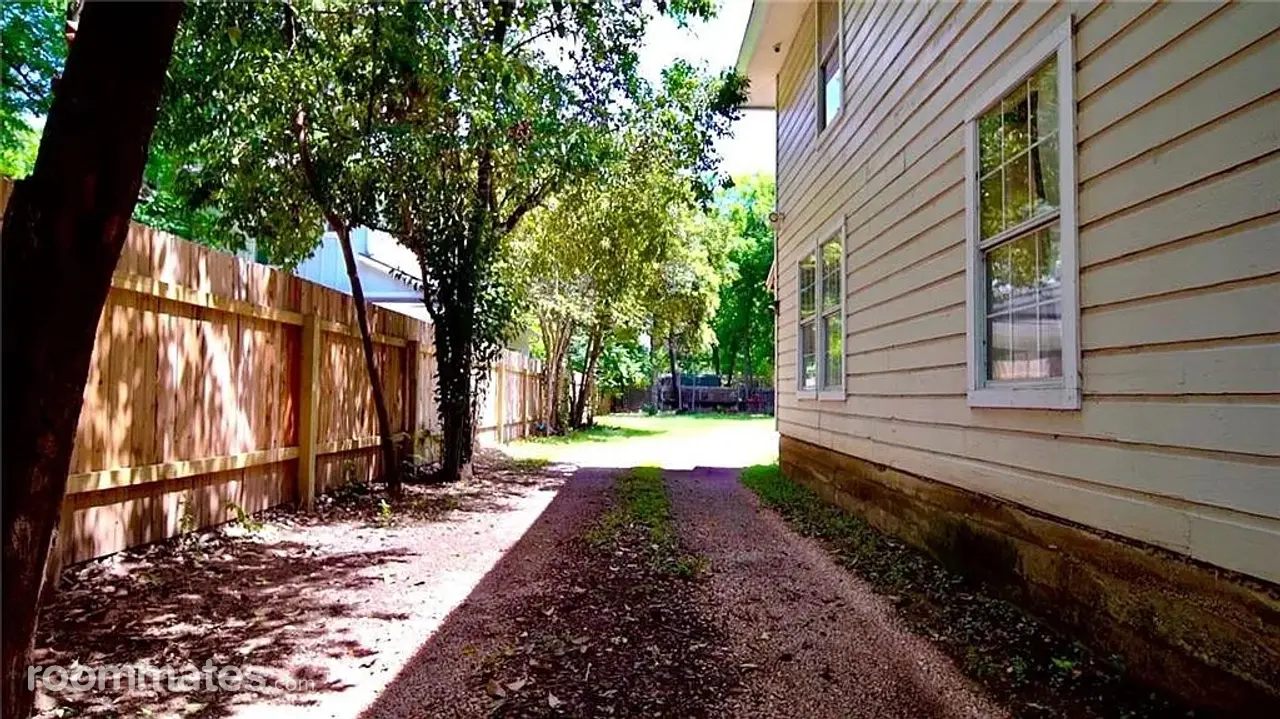 Profile photo 8 of 17