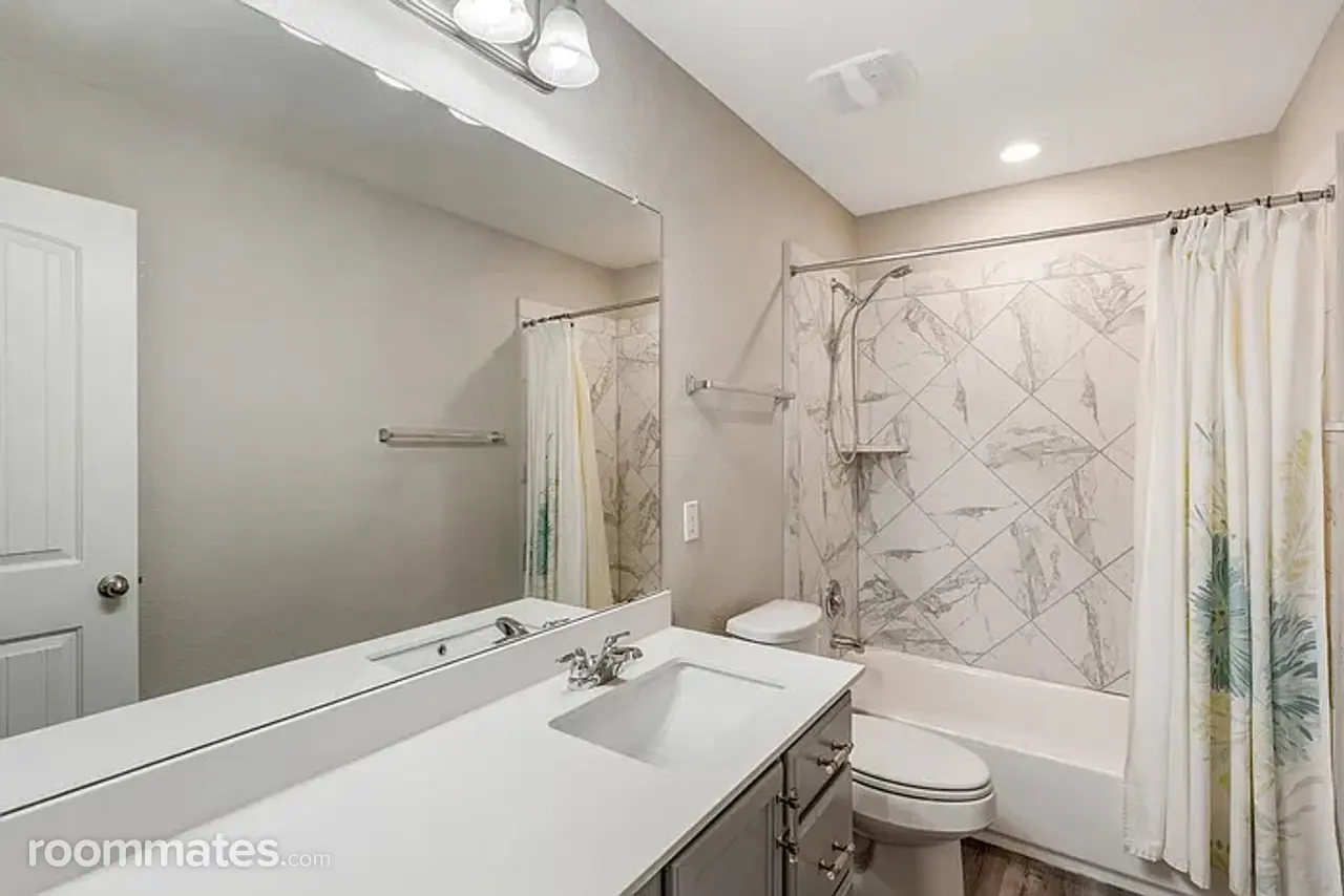 Profile photo 3 of 17