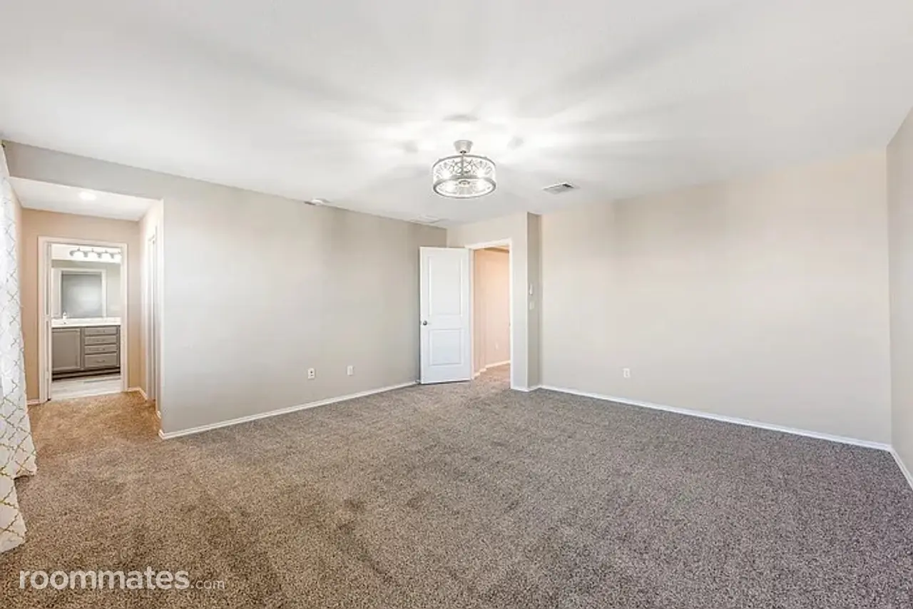 Profile photo 2 of 17