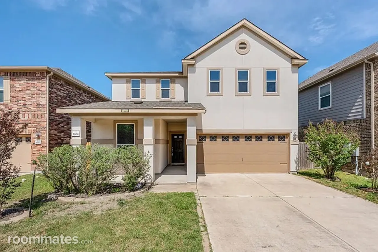 Profile photo 9 of 17