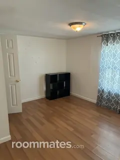 Room for rent in Sorrento FL $500, house