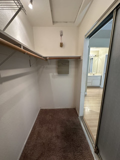 Room for rent in Elk Grove, CA $1000, house