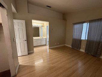 Room for rent in Elk Grove, CA $1000, house